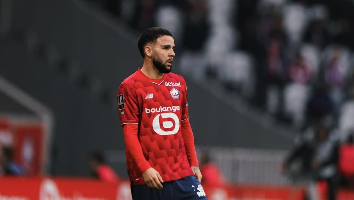 Calvin Verdonk Berpeluang Debut di Liga Champions Lawan Arsenal