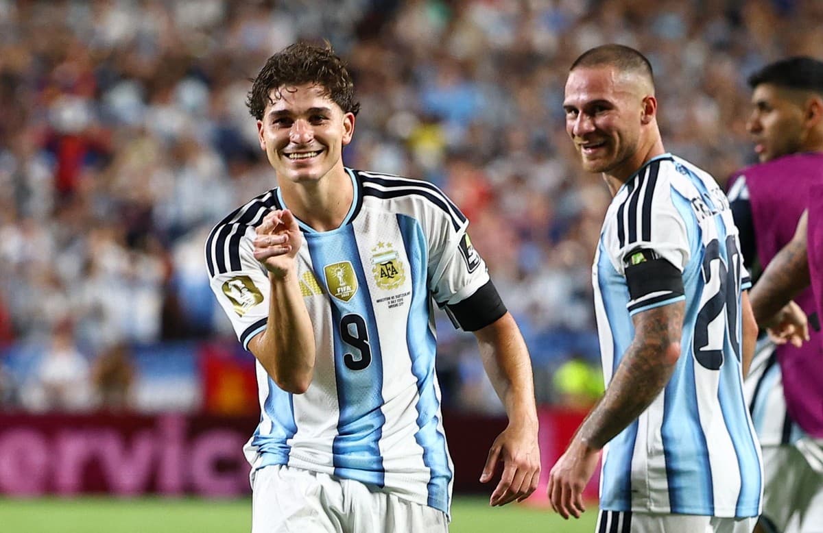 Romero Sebut Julian Alvarez Pantas Warisi Nomor 10 Argentina