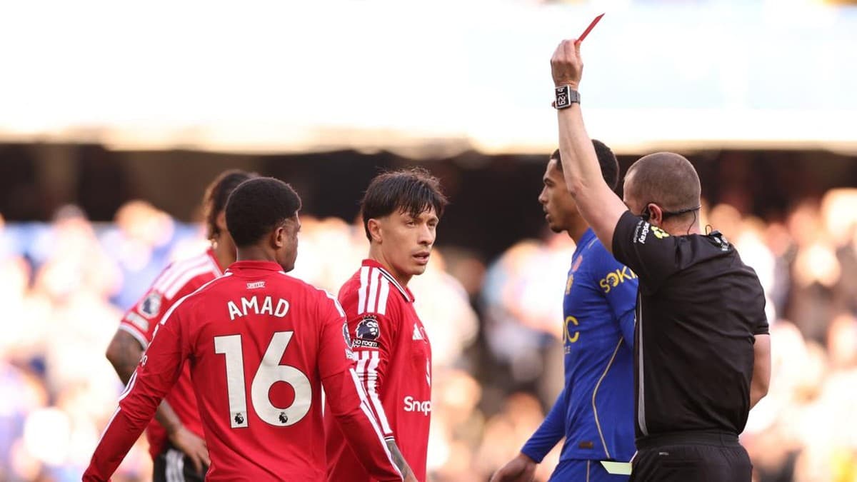 Chelsea Kalahkan MU 2-0, Martinez Diganjar Kartu Merah