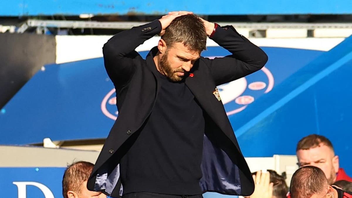 Carrick Sesalkan Kekalahan MU dari Chelsea