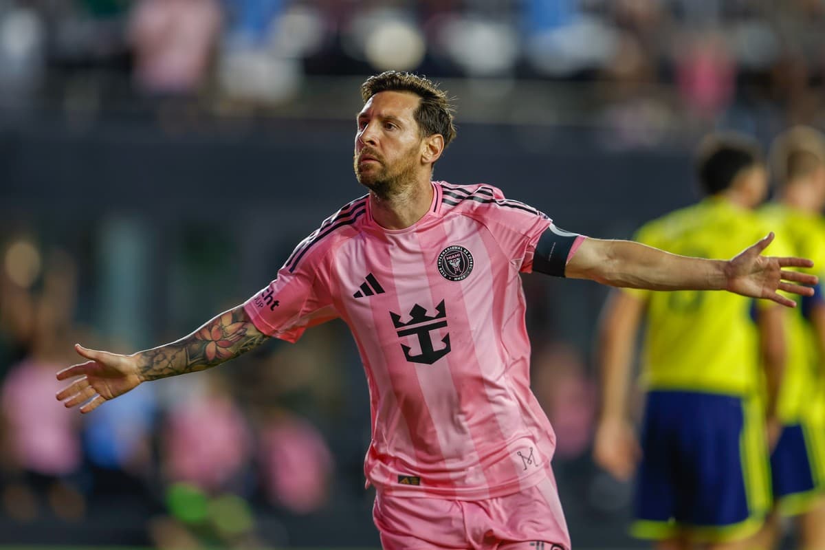 Messi Disebut Belum Berencana Pensiun di Newell's Old Boys